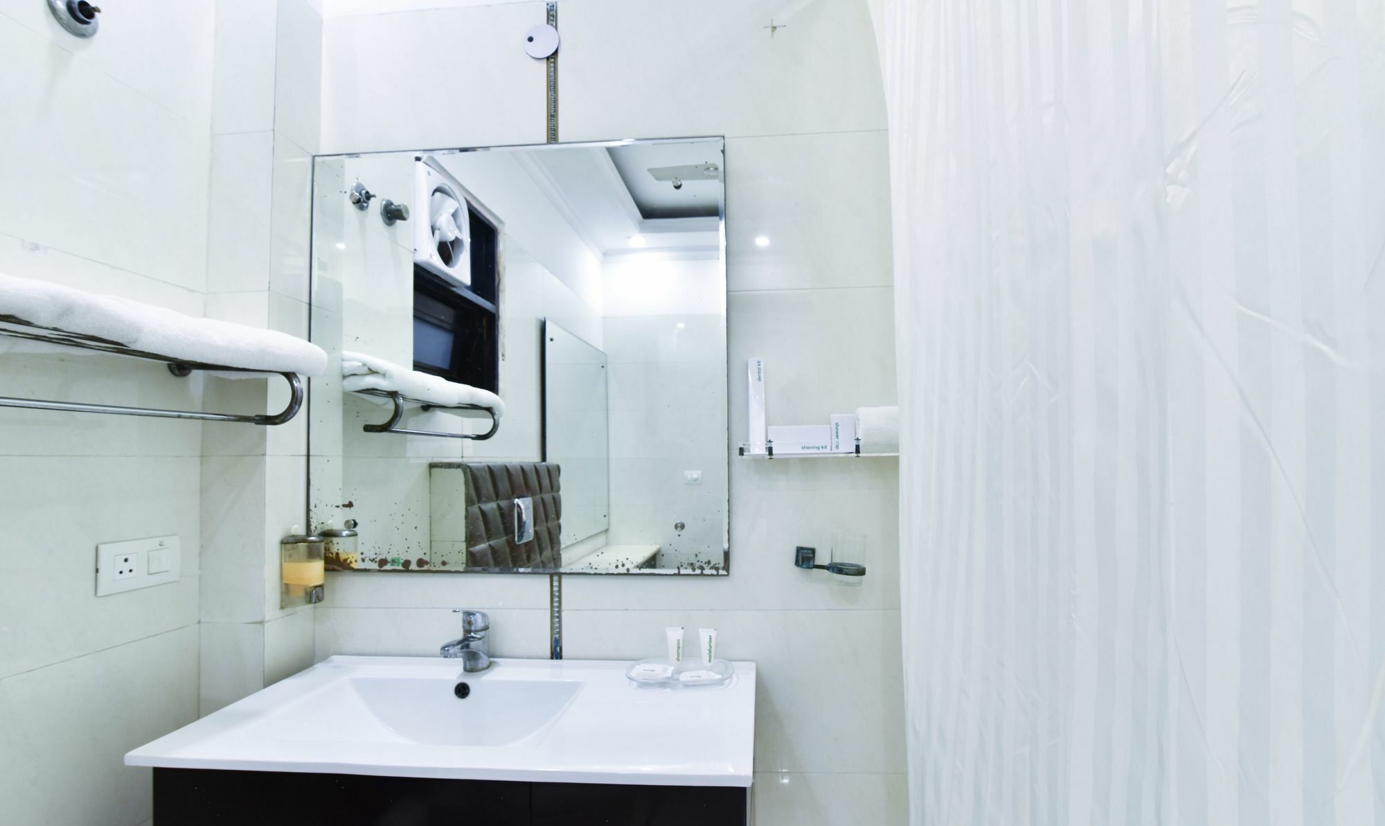 Treebo Trend The G8 Sector 39 Hotel Noida Exterior foto